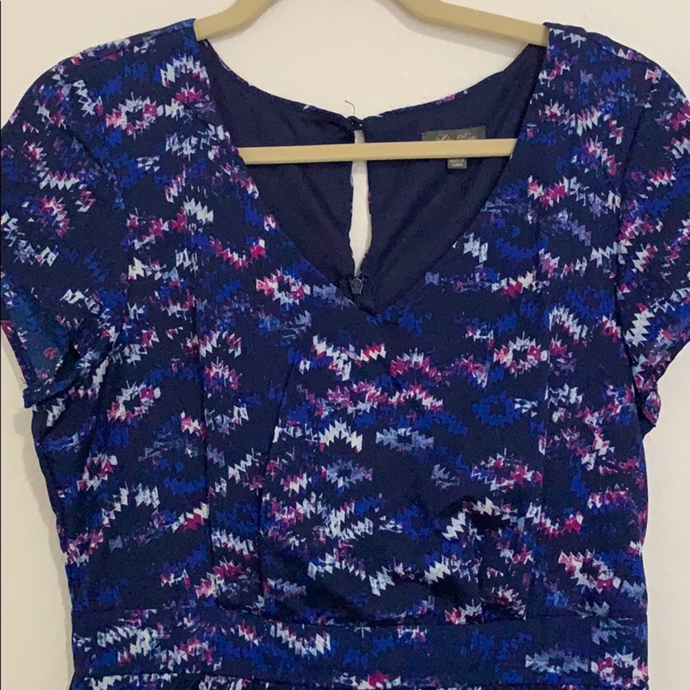 Dress - Picture 2 of 4